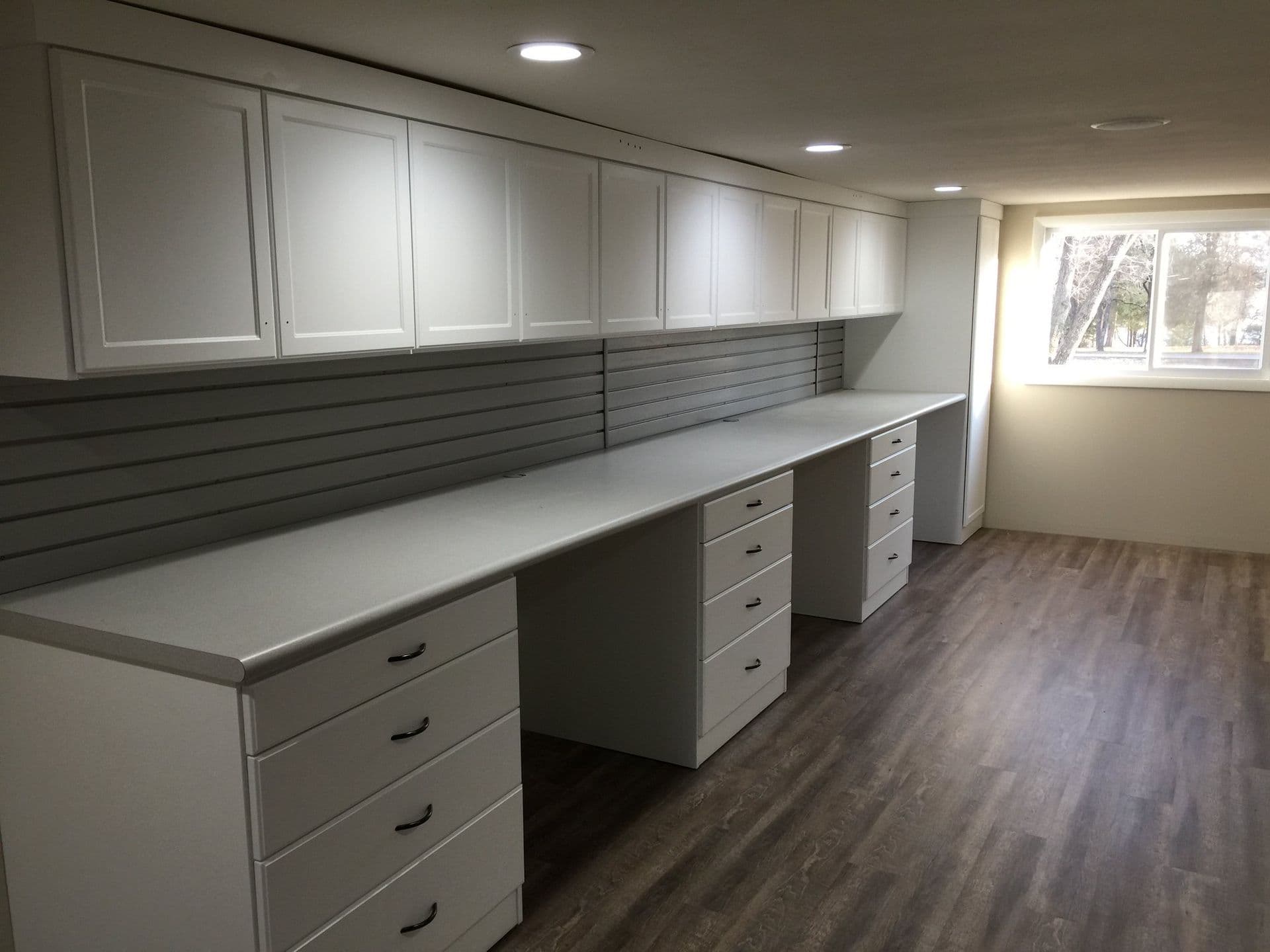 Home office built-in desk