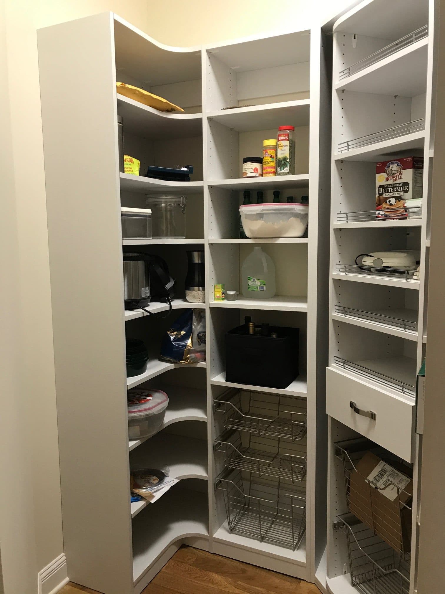 Pantry pull-out baskets